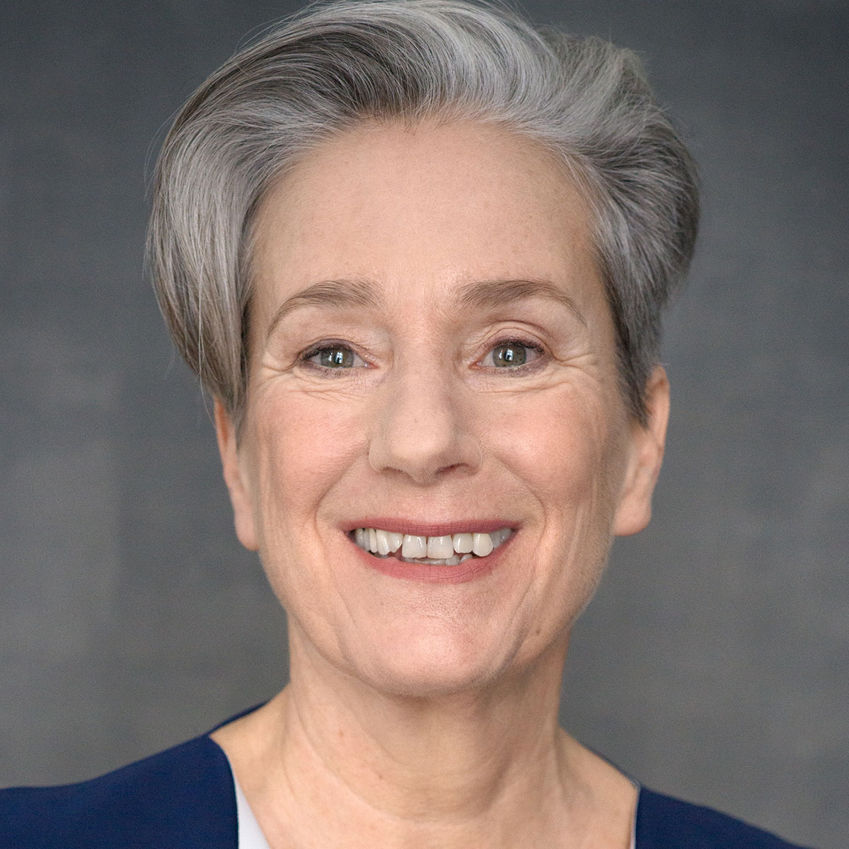 Carmen C Unterholzer